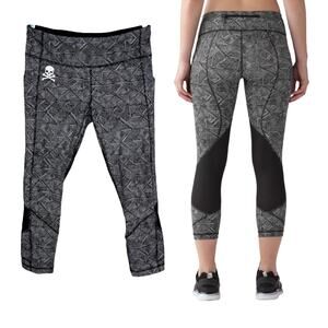 Lululemon Soulcycle Skull Pace Rival Crop Leggings 22" Inseam Black White 8
